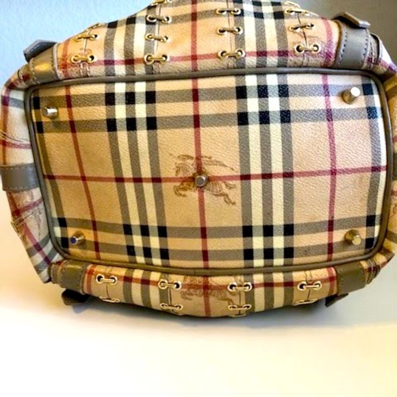 BURBERRY Lowry Tote Bag Red Knights Haymarket Check w Sage Trim Italy MSRP $1696 - Picture 3 of 8